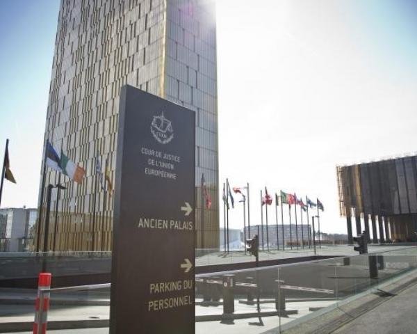 La CJUE se positionne sur la possibilité de licencier une femme enceinte dans le contexte d'un licenciement collectif